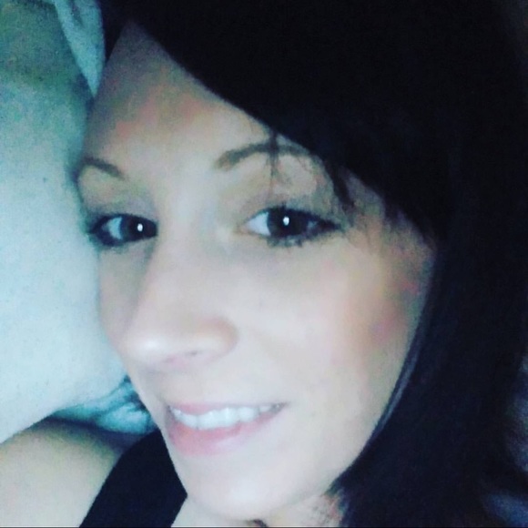 Meet your Posher, Annie - Picture 2 of 2